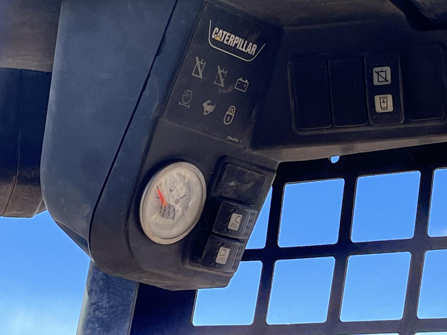 ./imagenes/INVOICE/2019/17617/MINICARGADOR CATERPILLAR 226 (7).JPG